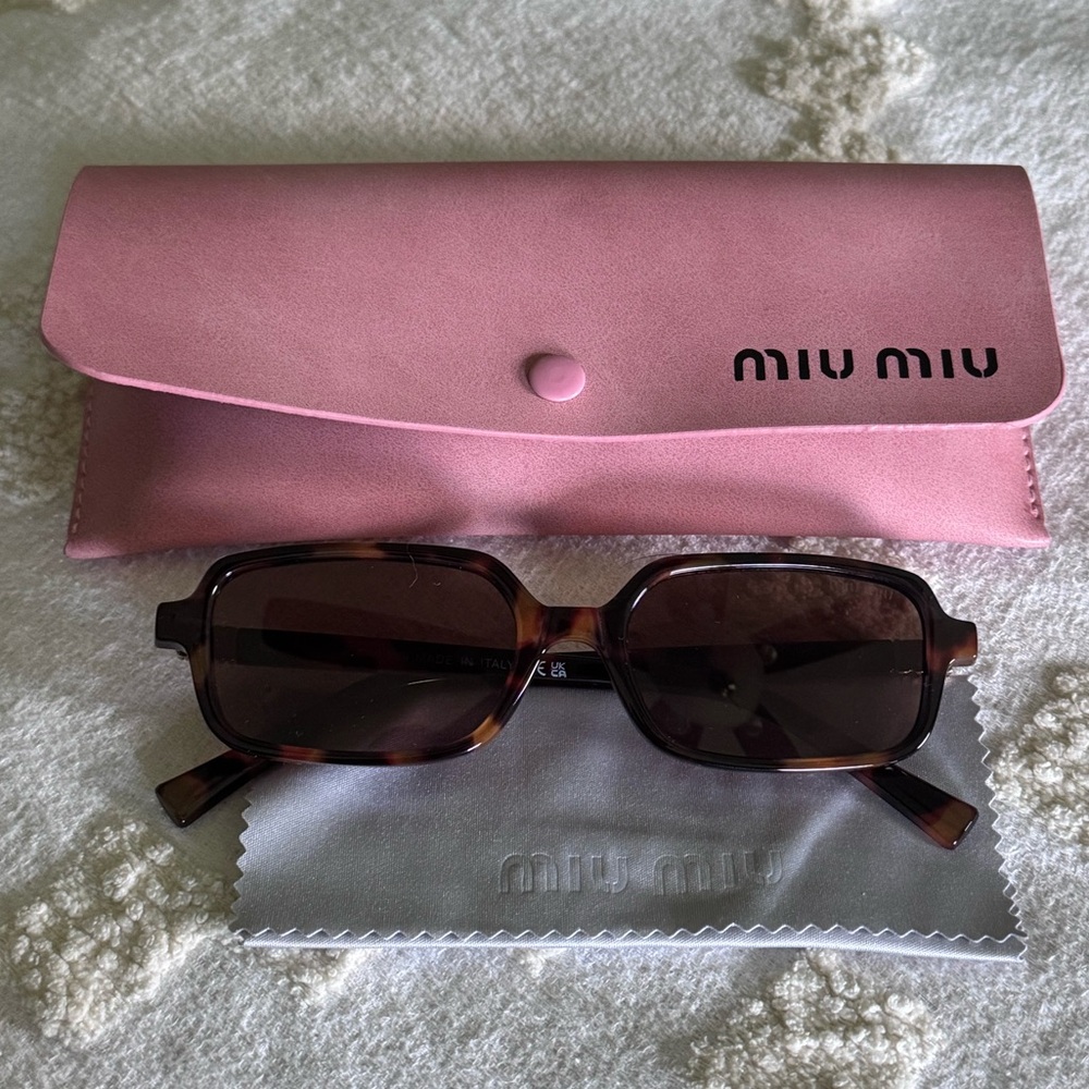 Miu Regard Sunglasses in Tortoise